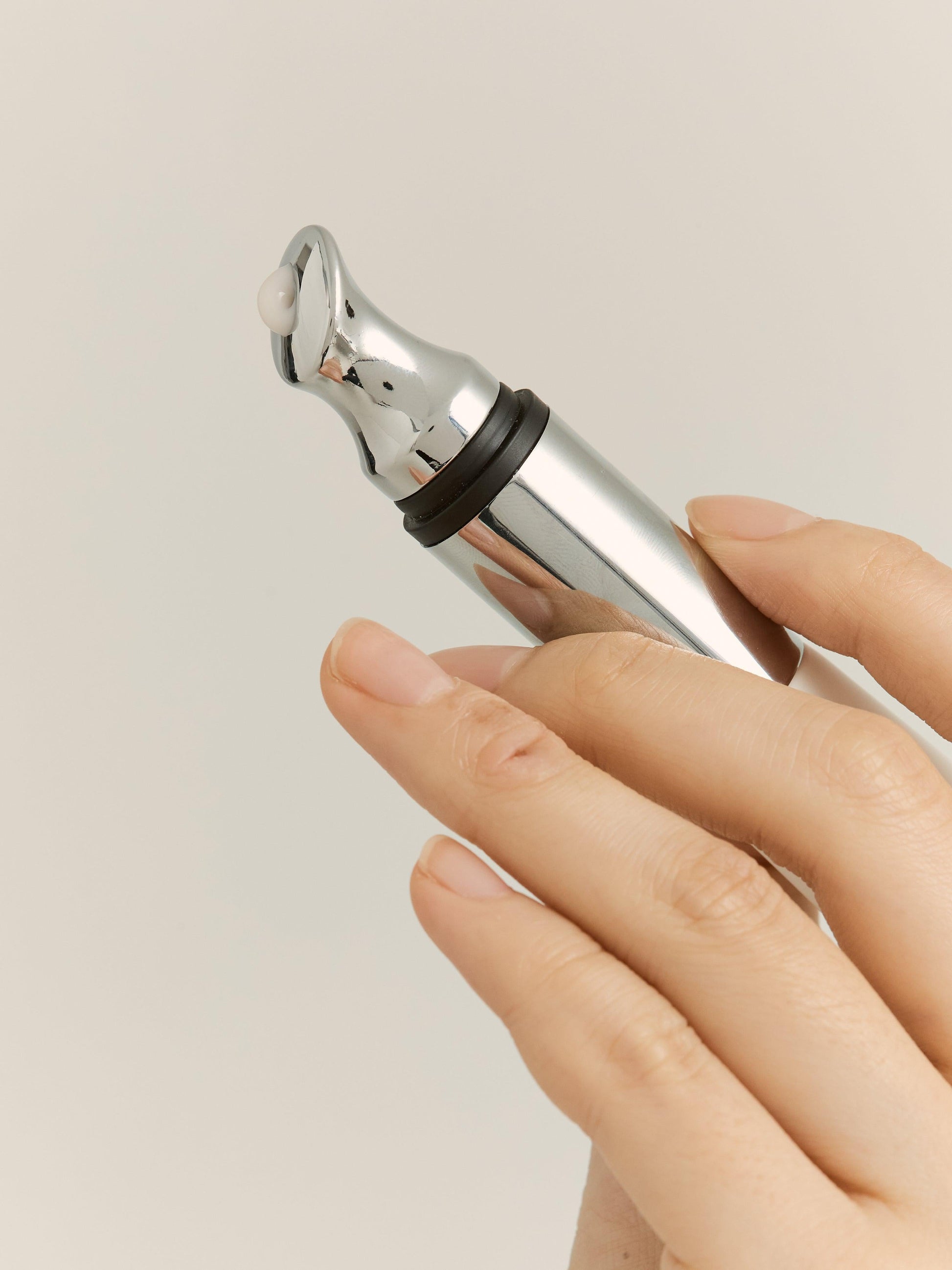 HEVEBLUE Black Yuja Bean Lifting Auto Eye Cream - Song of Skin